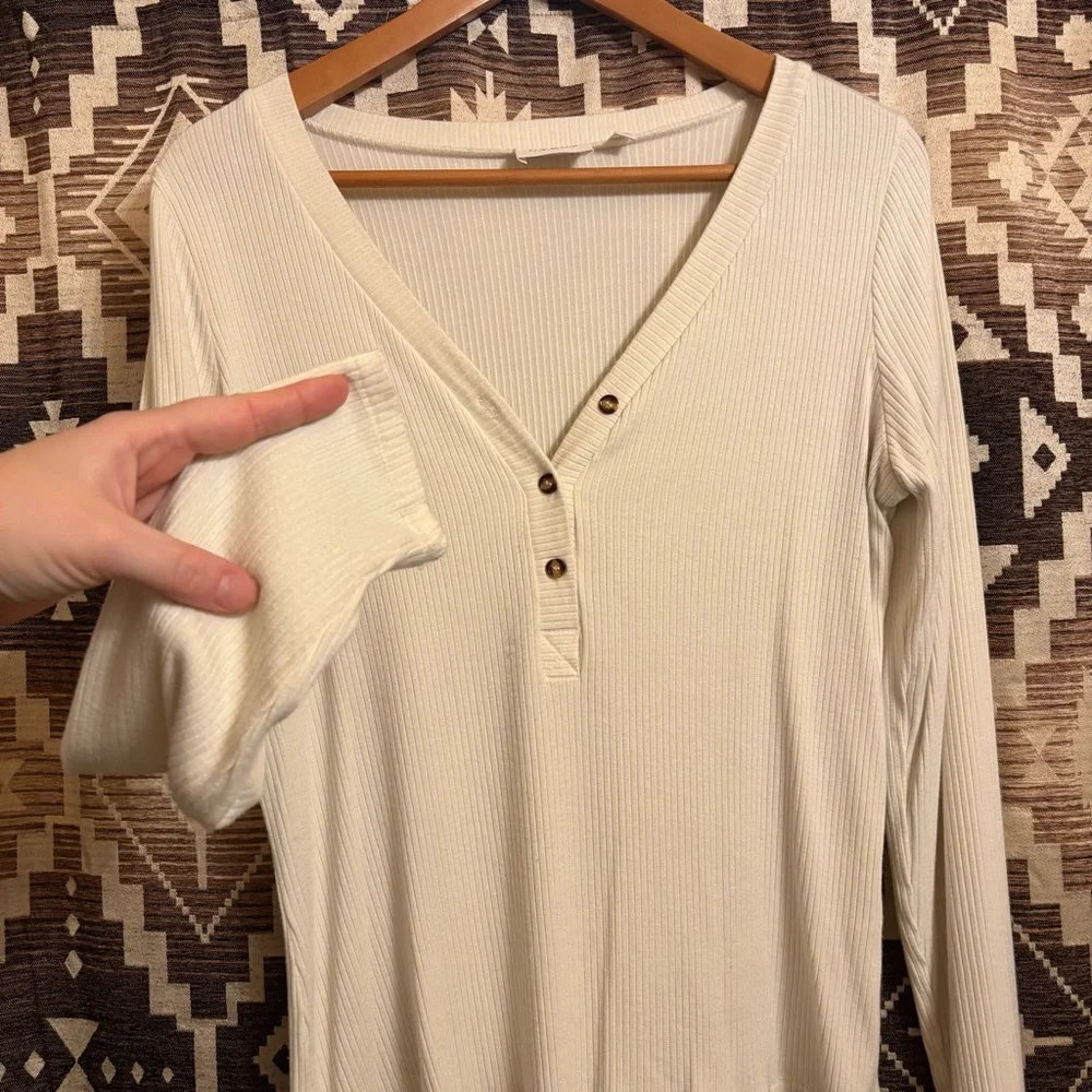 Cyrus Essentials Women’s White Long Sleeved Shirt Size Large - Picture 4 of 8